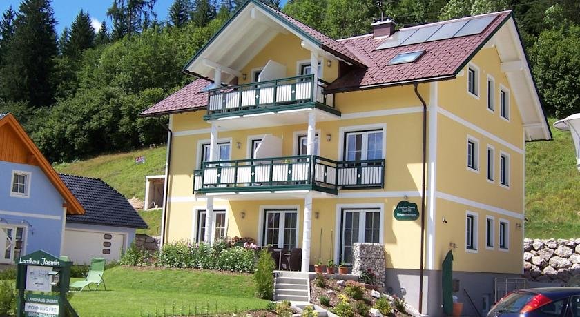 Landhaus Jasmin Apartment Untergeschoß — 4-Star Luxury Hotel in Mitterndorf Im Steirischen Salzkammergut, Austria
