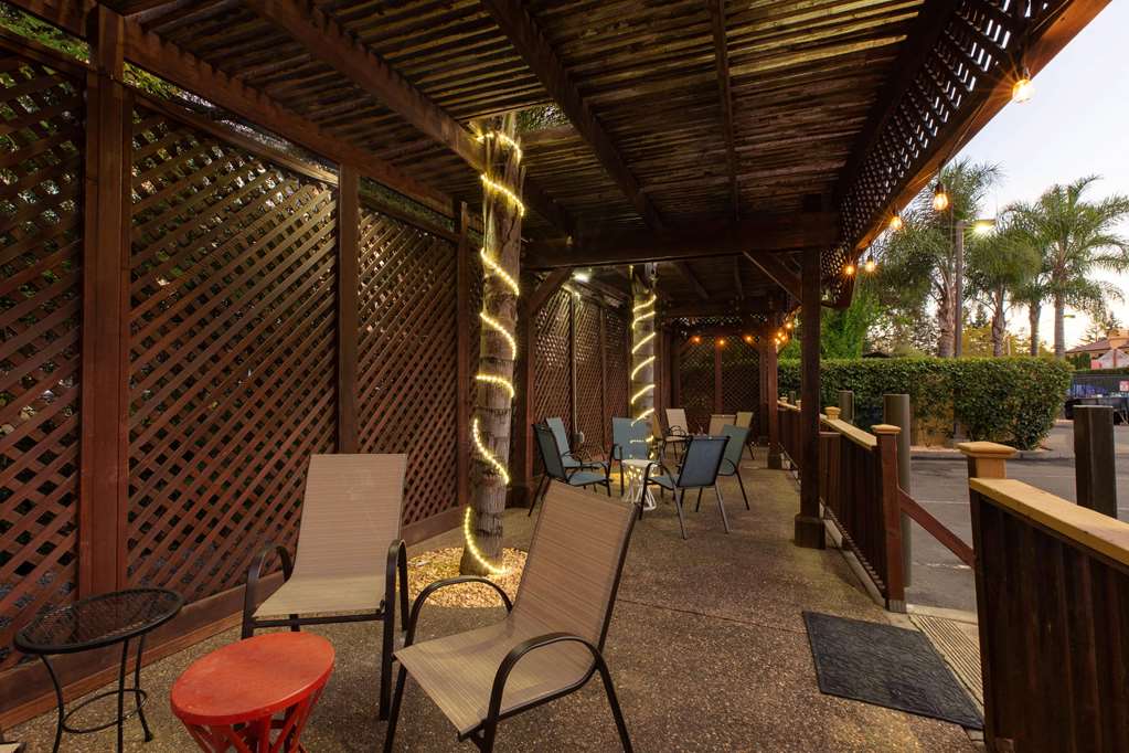 Hotel Vinea a Travelodge by Wyndham - photo 16