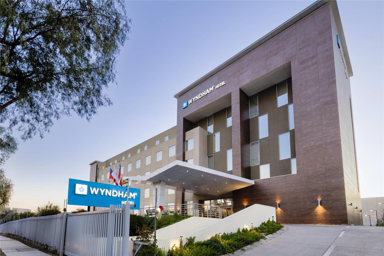 Wyndham Santiago Aeropuerto — Santiago — photo 2