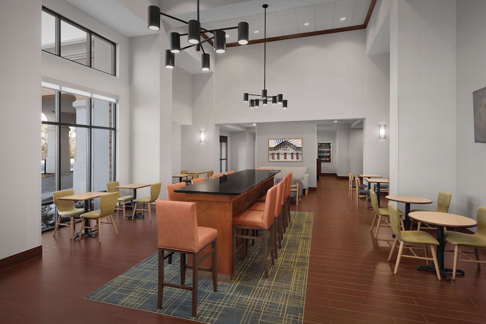 Hampton Inn & Suites Lynchburg - photo 3