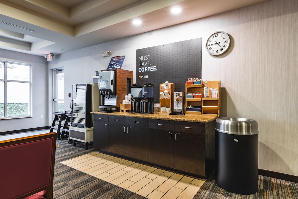 Holiday Inn Express & Suites New Martinsville by IHG - photo 44
