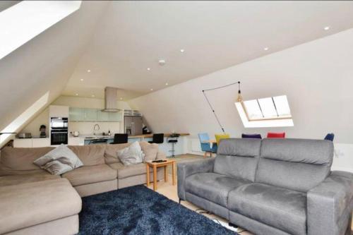 Spacious penthouse with great views of the Cathedral — 4-Star Luxury Hotel in Salisbury, United Kingdom
