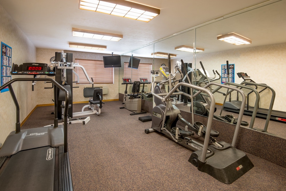 Holiday Inn Express Hotel & Suites Raton by IHG - photo 43
