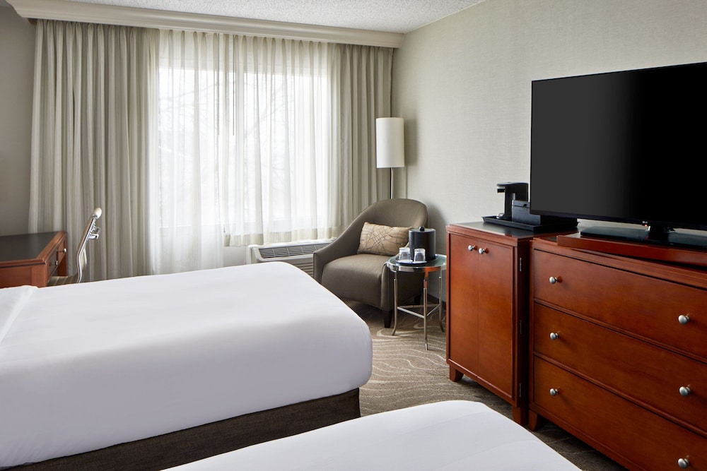 Detroit Metro Airport Marriott - photo 23