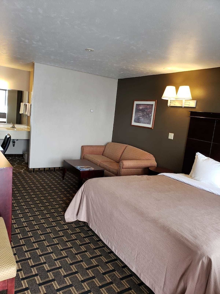 Travelodge By Wyndham Evanston - photo 11