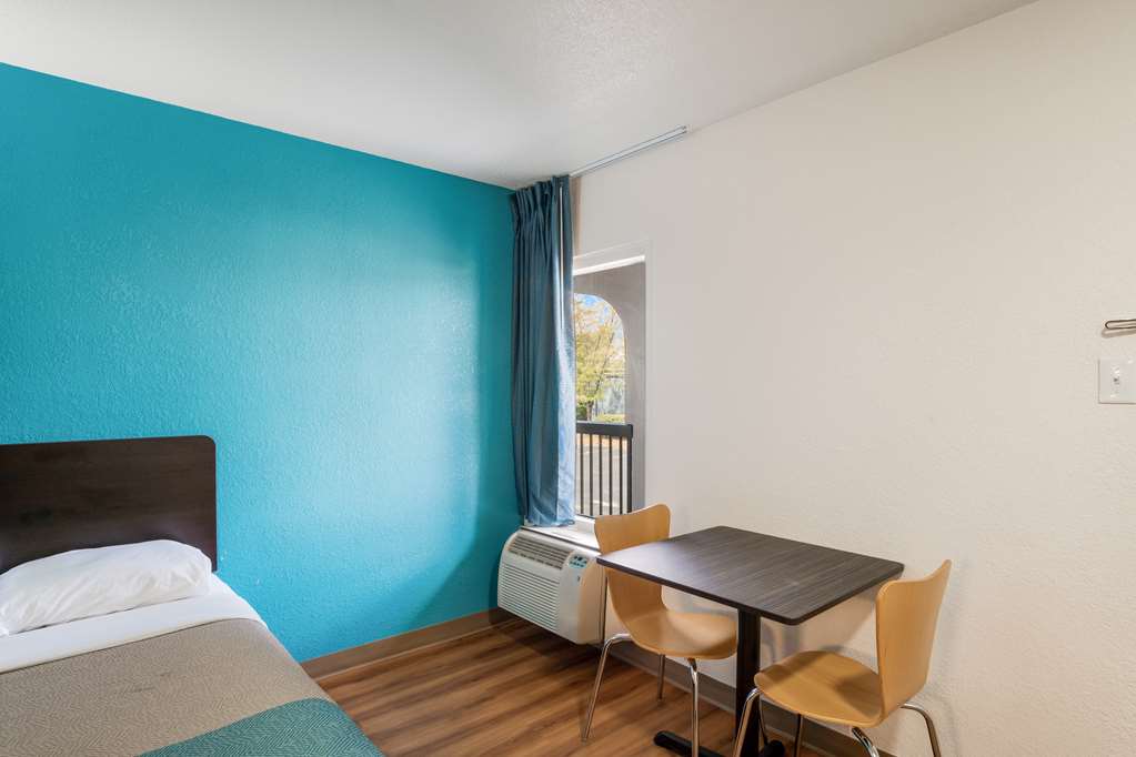 Motel 6 Lexington KY Airport - photo 16