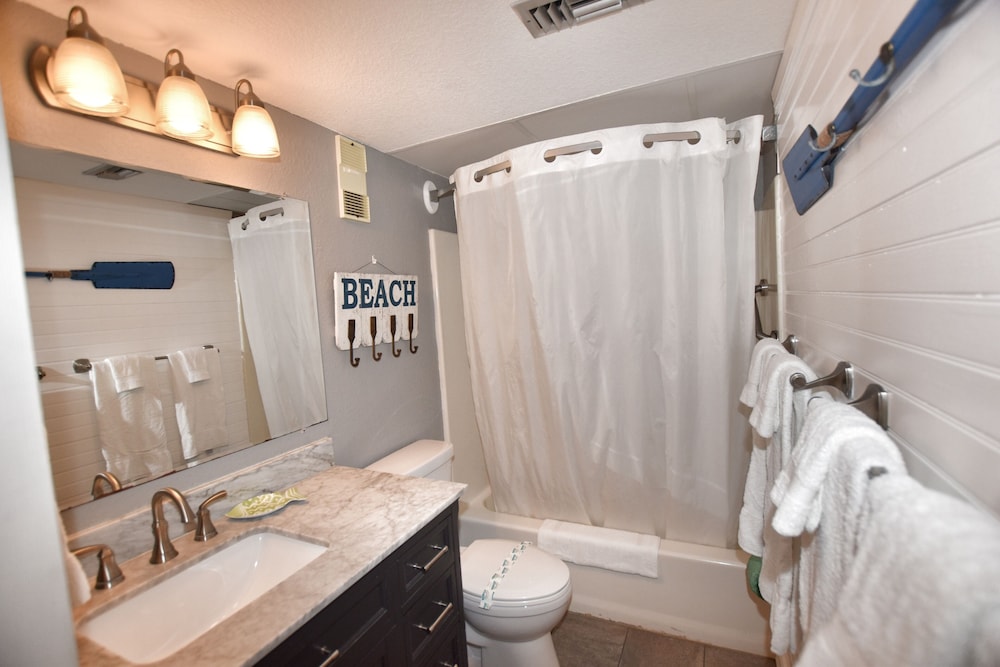 0401 Waters Edge Resort 3 Bedroom Condo by RedAwning - photo 29