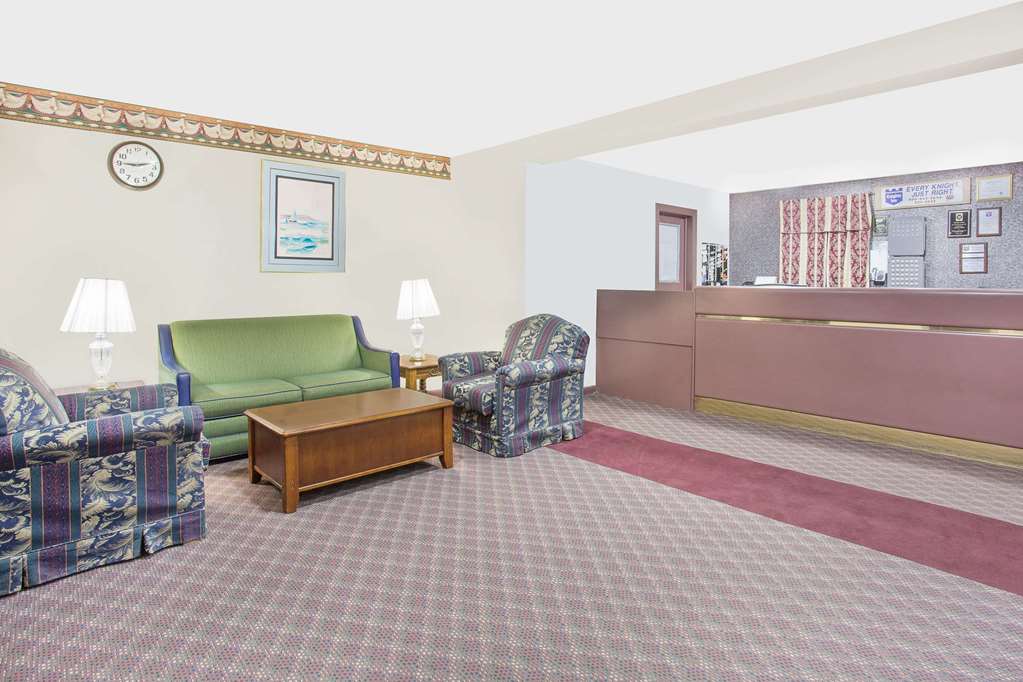 Knights Inn Emporia - photo 4