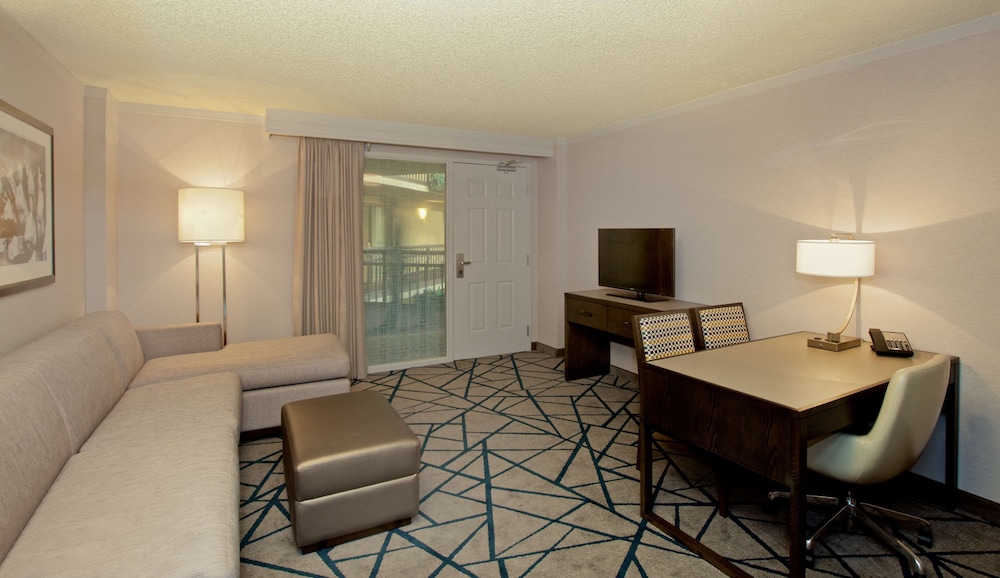 Embassy Suites by Hilton Portland Tigard - photo 40