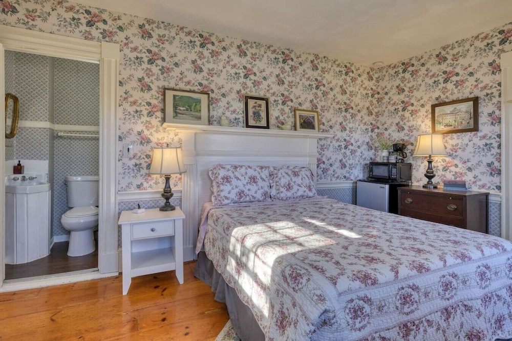 Open Hearth Inn - photo 6