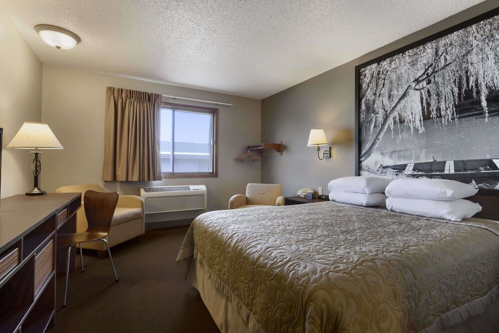 Super 8 by Wyndham Sioux Falls 41st Street - photo 3