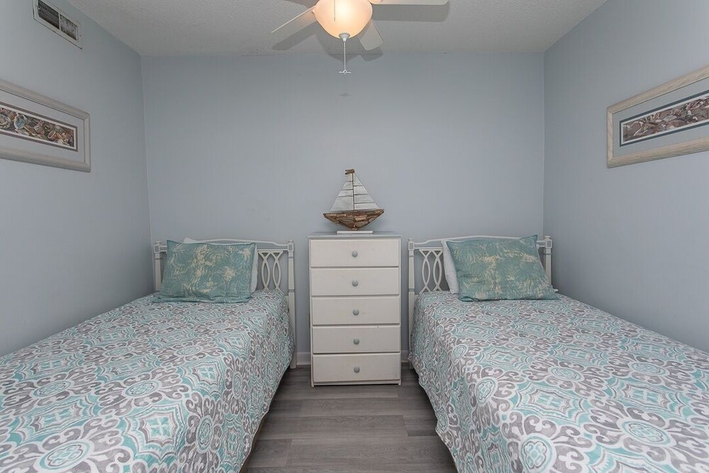 Royal Garden Resort 705 2 Bedroom Condo by RedAwning - photo 4