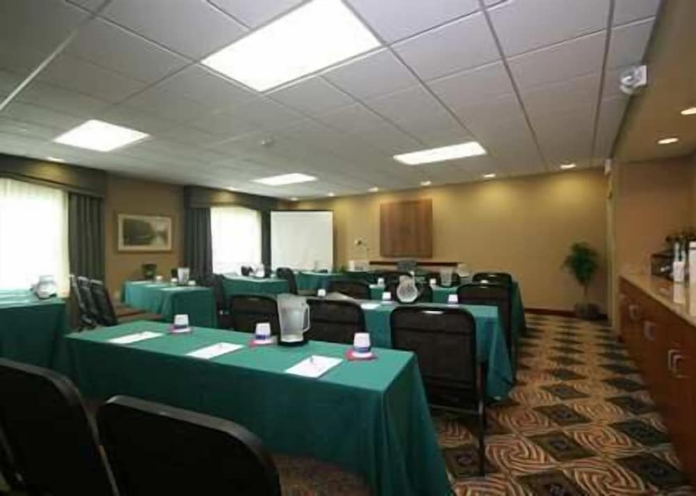 Hampton Inn Rutland - photo 62