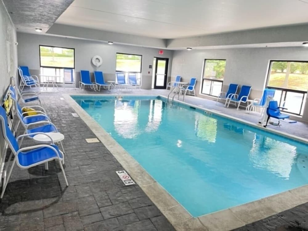 Hampton Inn & Suites Louisville East - photo 26