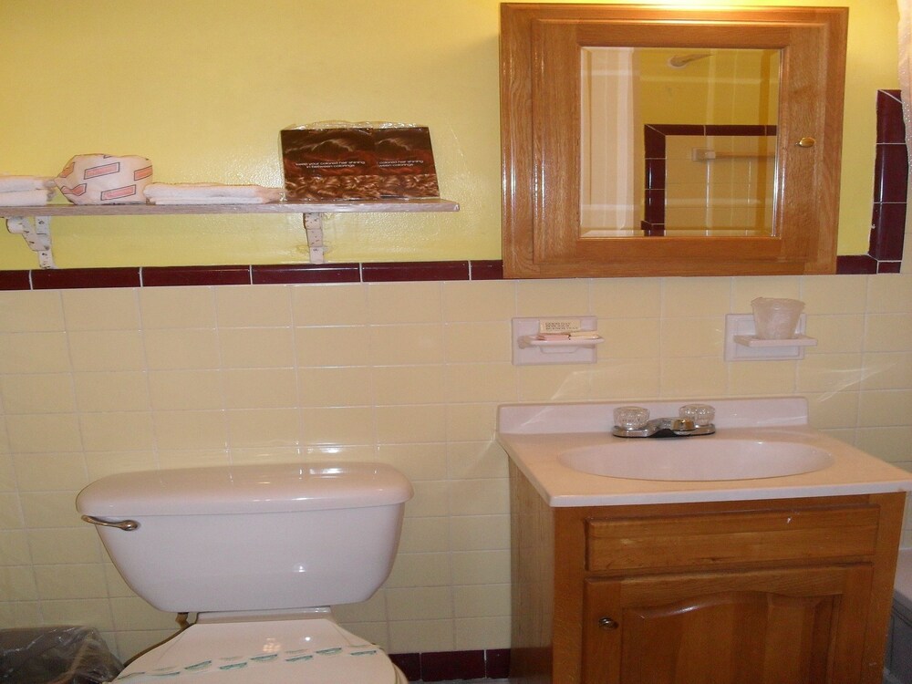 Shore Winds Motel - photo 36