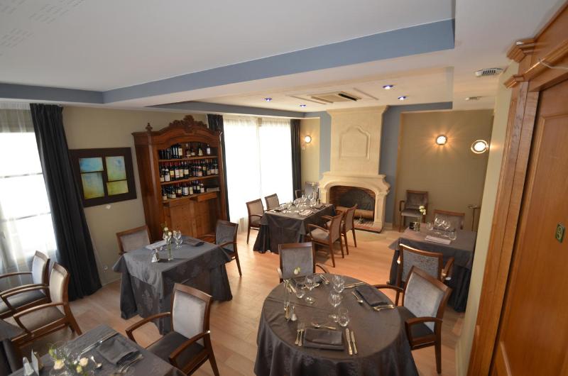Logis Hôtels le Saint Georges — hotel in Vivonne