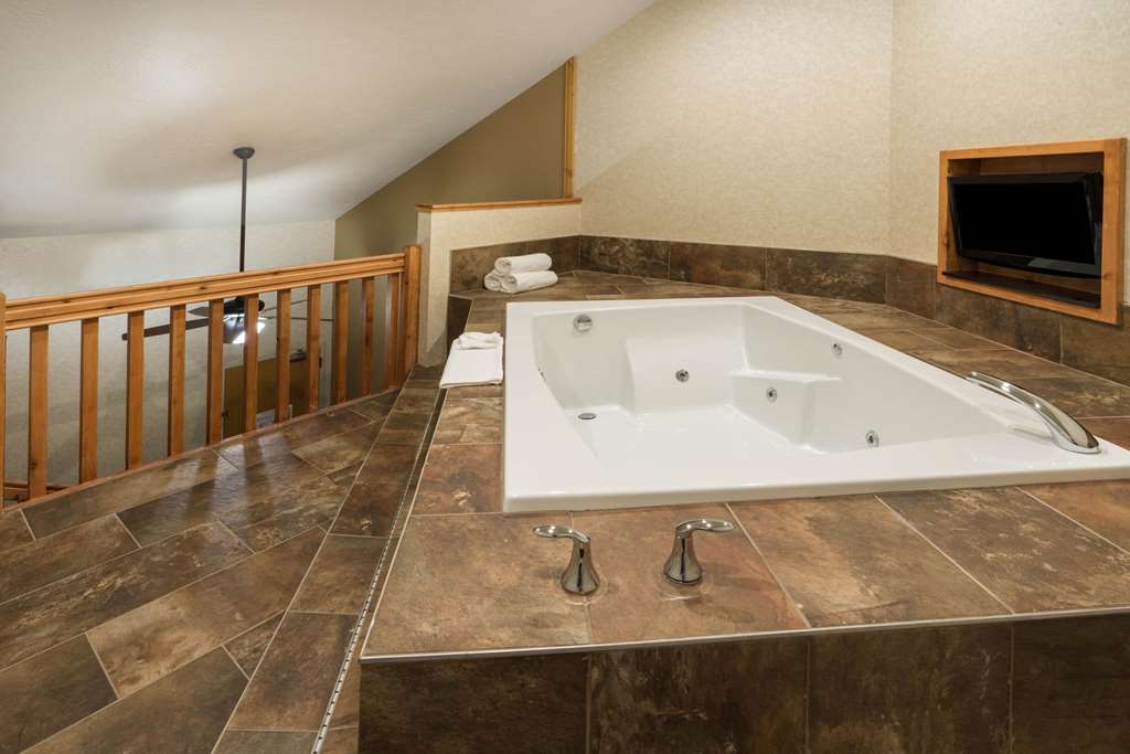 La Quinta Inn & Suites by Wyndham Idaho Falls Ammon - photo 60
