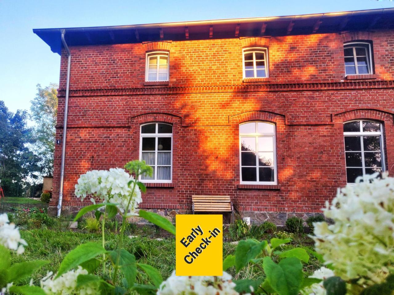 BUDDE4 Fewo Knut Early Check in Haustier extralange Betten — 4-Star Luxury Hotel in Sassnitz, Germany