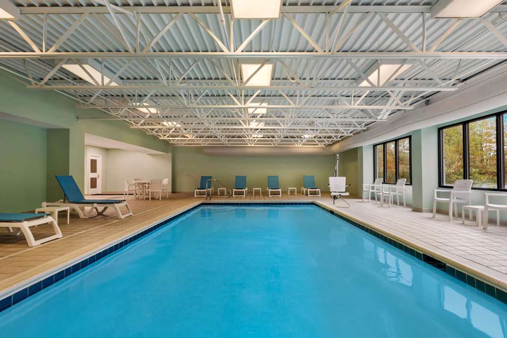 Wingate by Wyndham Bridgeport Clarksburg - photo 10