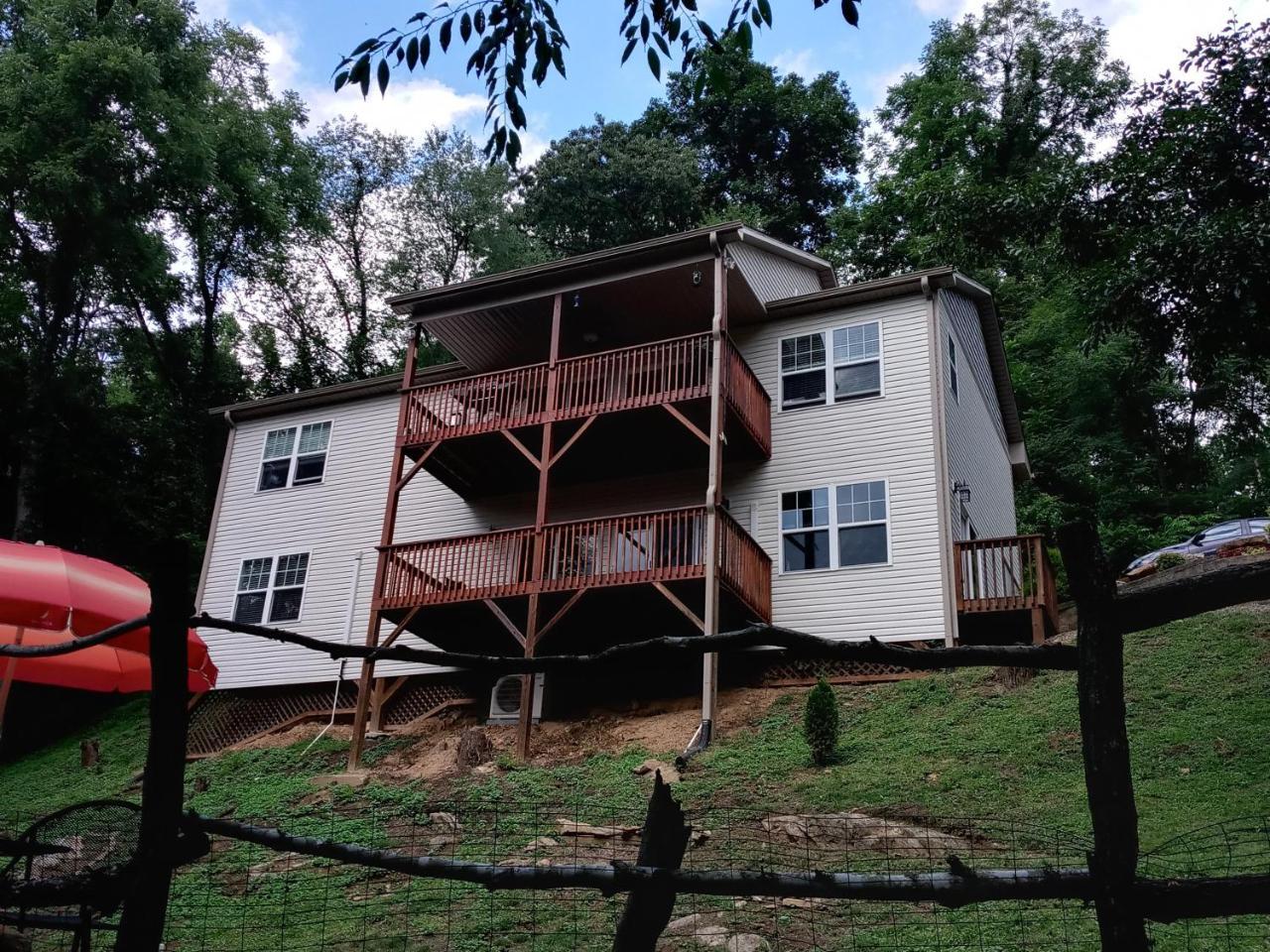 Tranquil Creekside Mountain View Getaway - carbon neutral hotel in Clyde