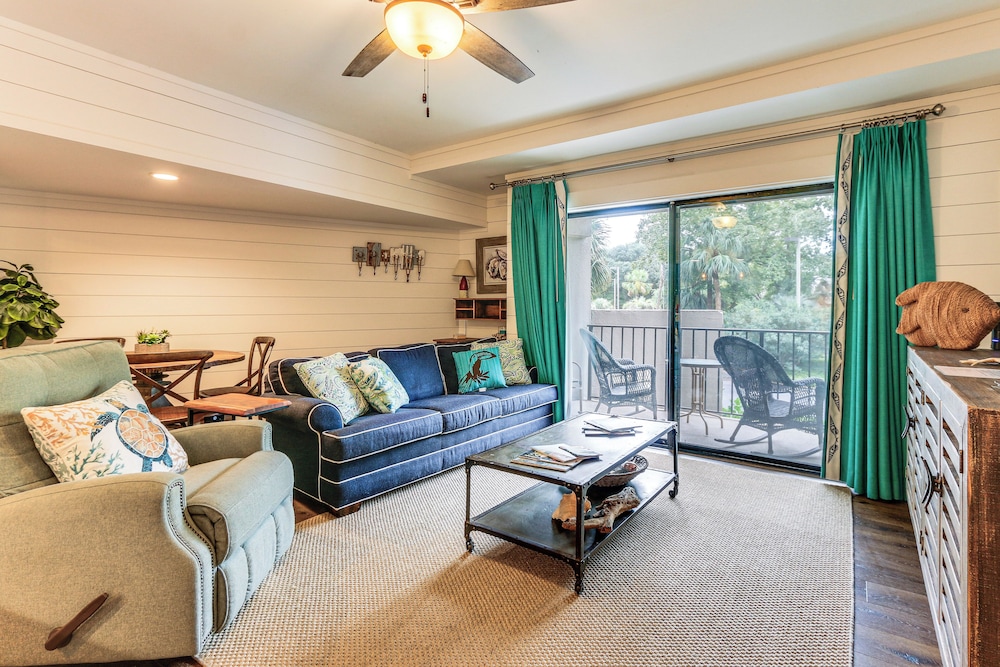 Easy Beach Access Walkable Hilton Head Condo — 4-Star Luxury Hotel in Hilton Head Island, United States