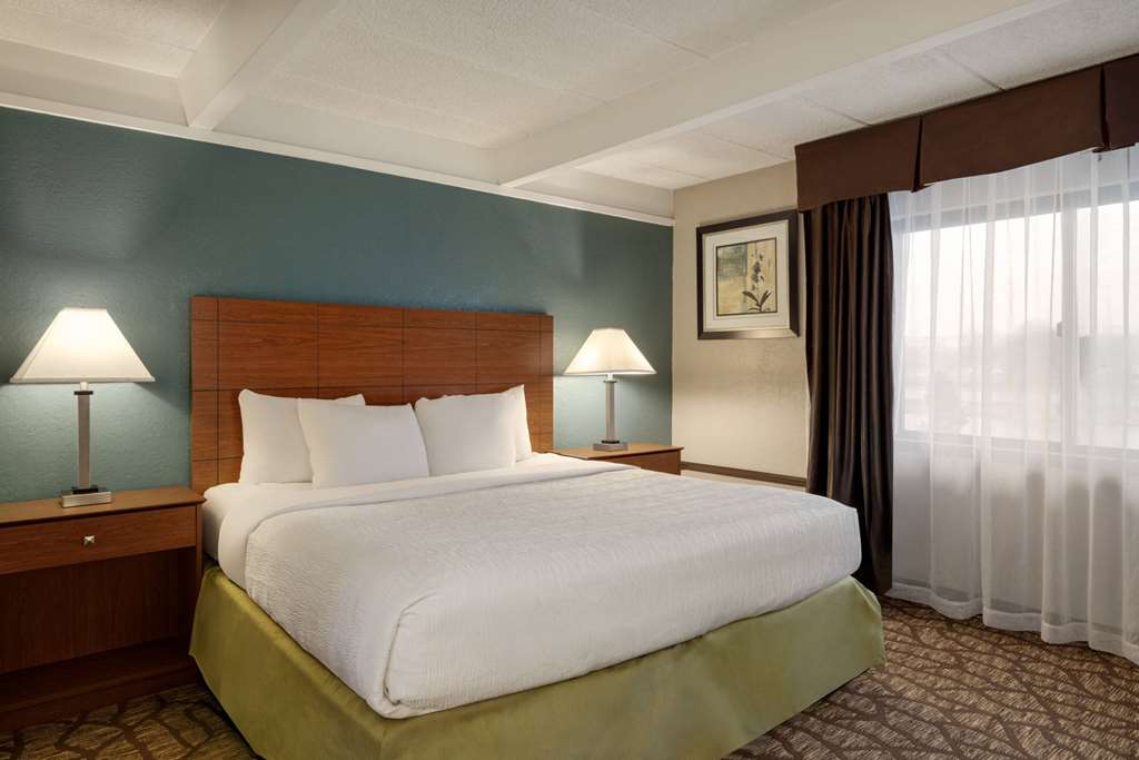 AmericInn by Wyndham Grand Rapids Airport North - photo 24