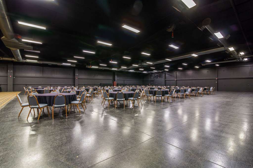 Clarion Hotel Convention Center - photo 52