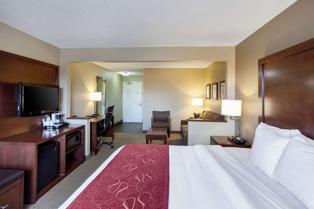 Comfort Suites Lincoln North - photo 11