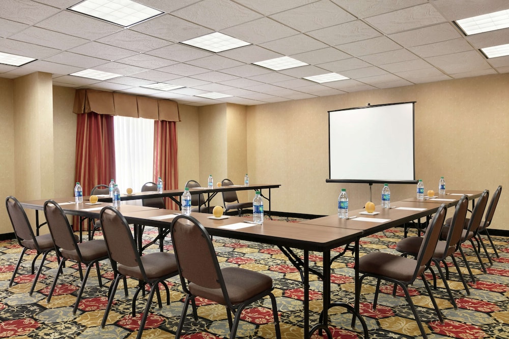 Hampton Inn & Suites Lawton - photo 24