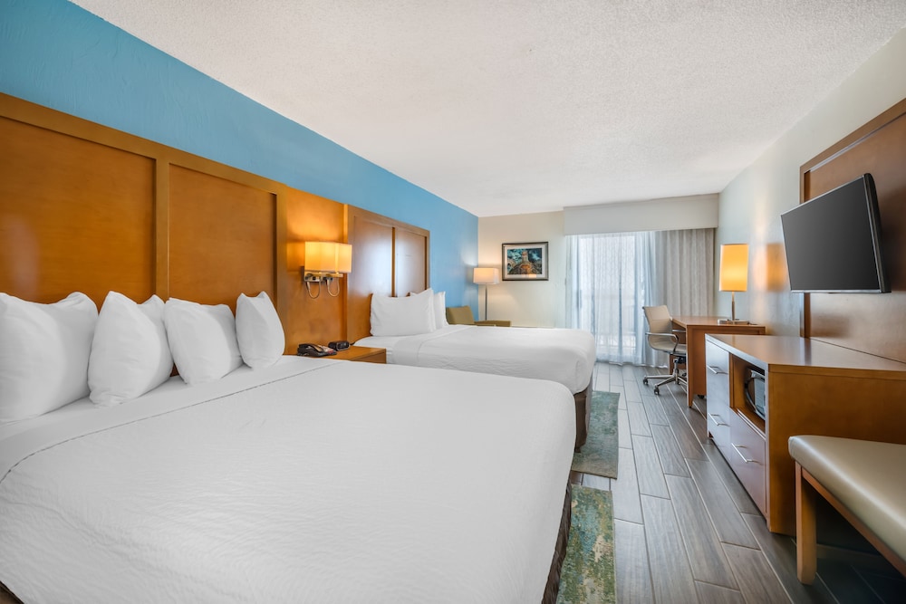 Tropical Winds Oceanfront Hotel - photo 39