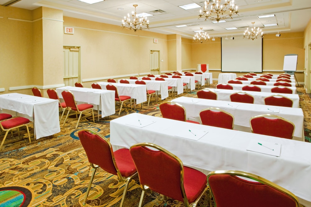 Holiday Inn Chantilly Dulles Expo Center by IHG - photo 38