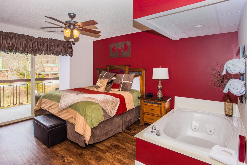 Cedar Lodge 105 — 4-Star Luxury Hotel in Pigeon Forge, United States