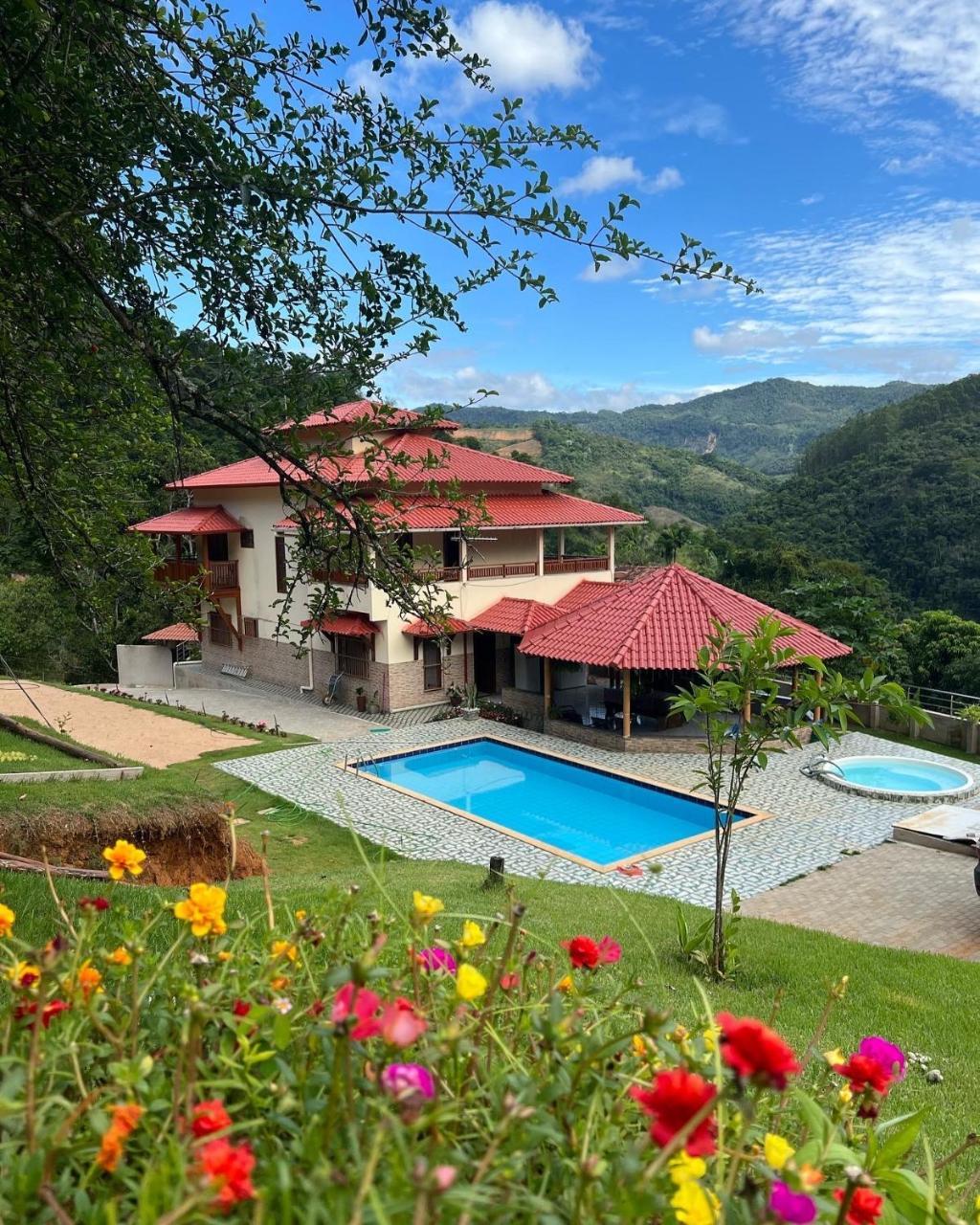Casa de Campo Domingos Martins — 4-Star Luxury Hotel in Domingos Martins, Brasil