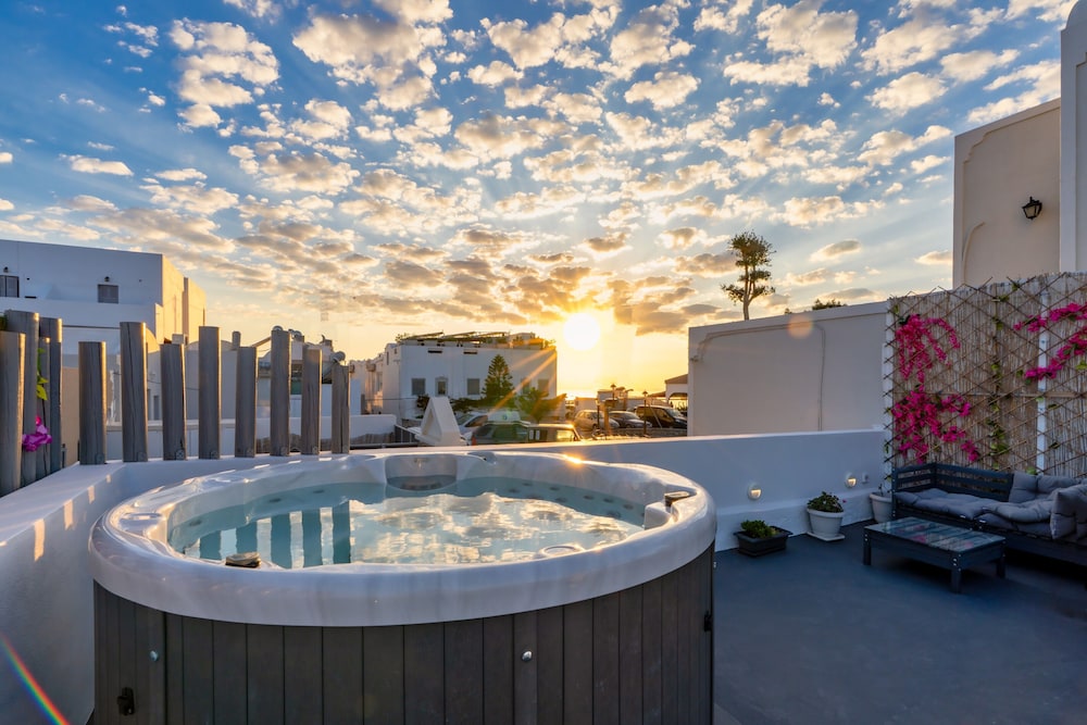 Villa Sertis Santorini — 4-Star Luxury Hotel in Fira, Greece