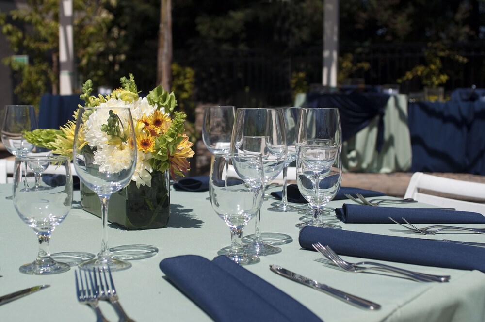 Maple Tree Inn - photo 24