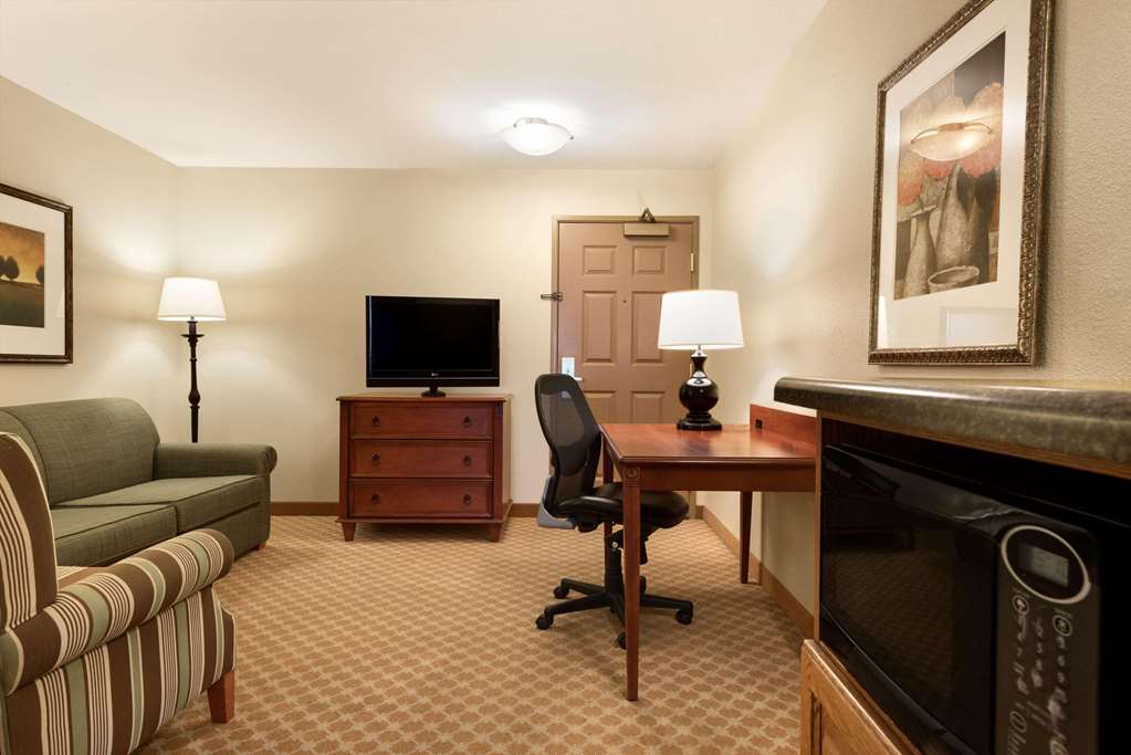 Country Inn & Suites by Radisson Peoria North IL - photo 13