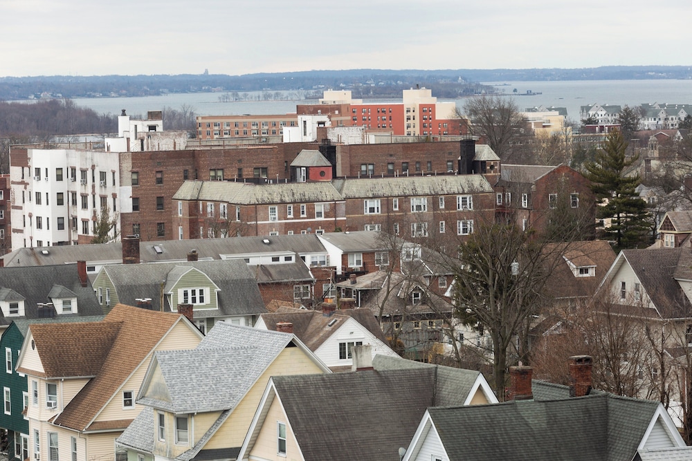 Holiday Inn Express New Rochelle by IHG - photo 54