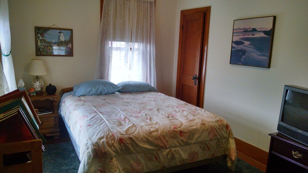 Fish & Loaves B&B - photo 19