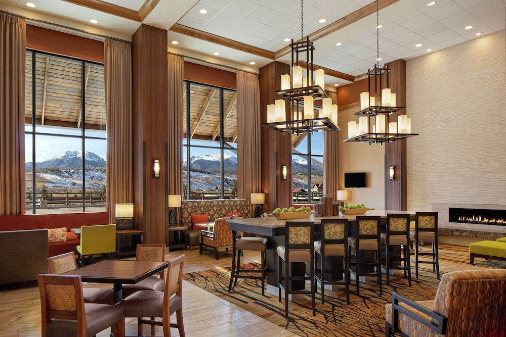 Hampton Inn & Suites Silverthorne - photo 2