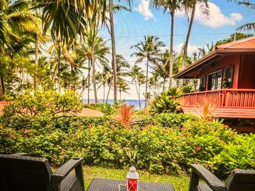 The Bali House and Cottage at Kehena Beach Hawaii — 4-Star Luxury Hotel in Leilani Estates, United States