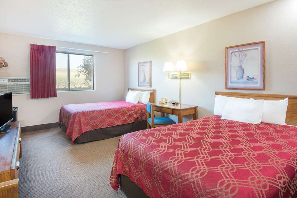Super 8 by Wyndham Abilene KS - photo 11