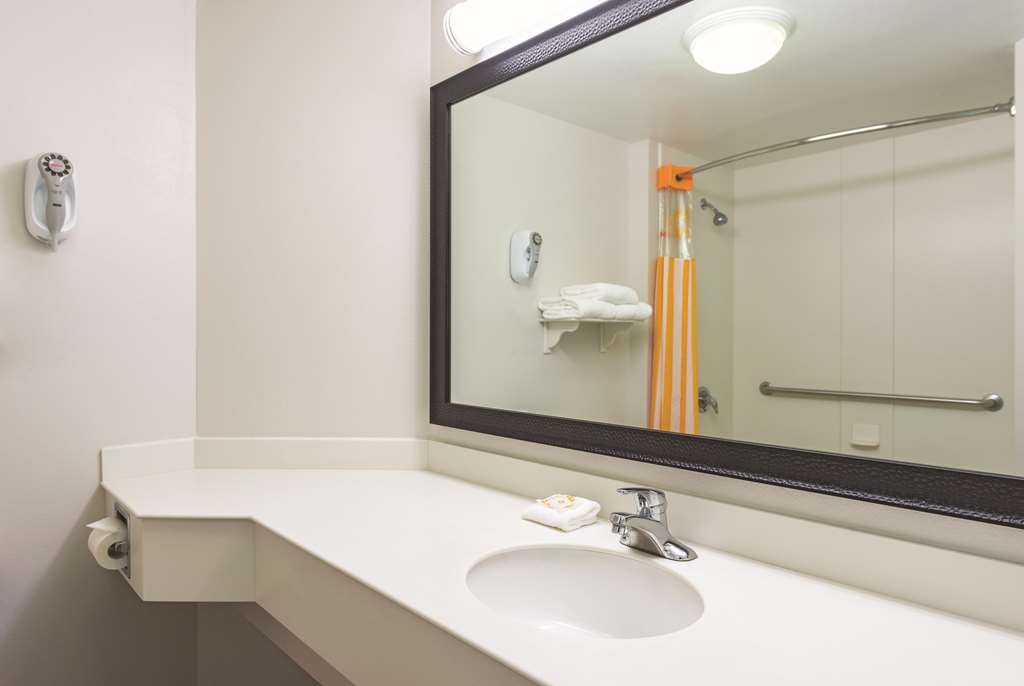 Travelodge by Wyndham Houston Cy Fair - photo 22