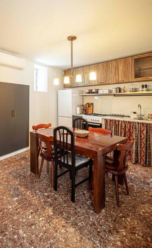 Charming 1BR Apartment with Balcony By Wehost