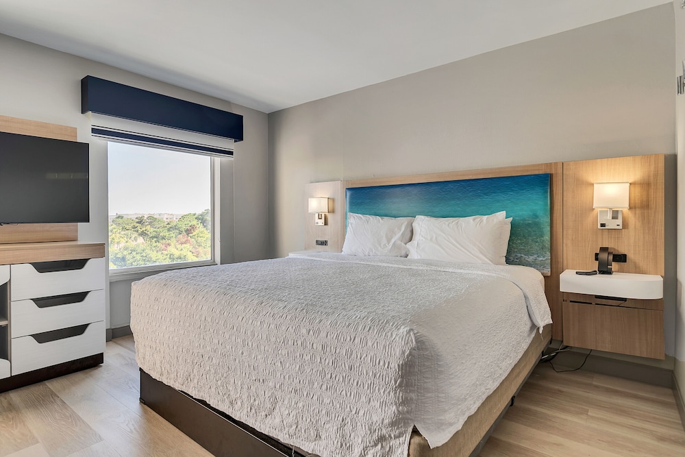 Holiday Inn Express and Suites Destin Miramar Beach by IHG - photo 17