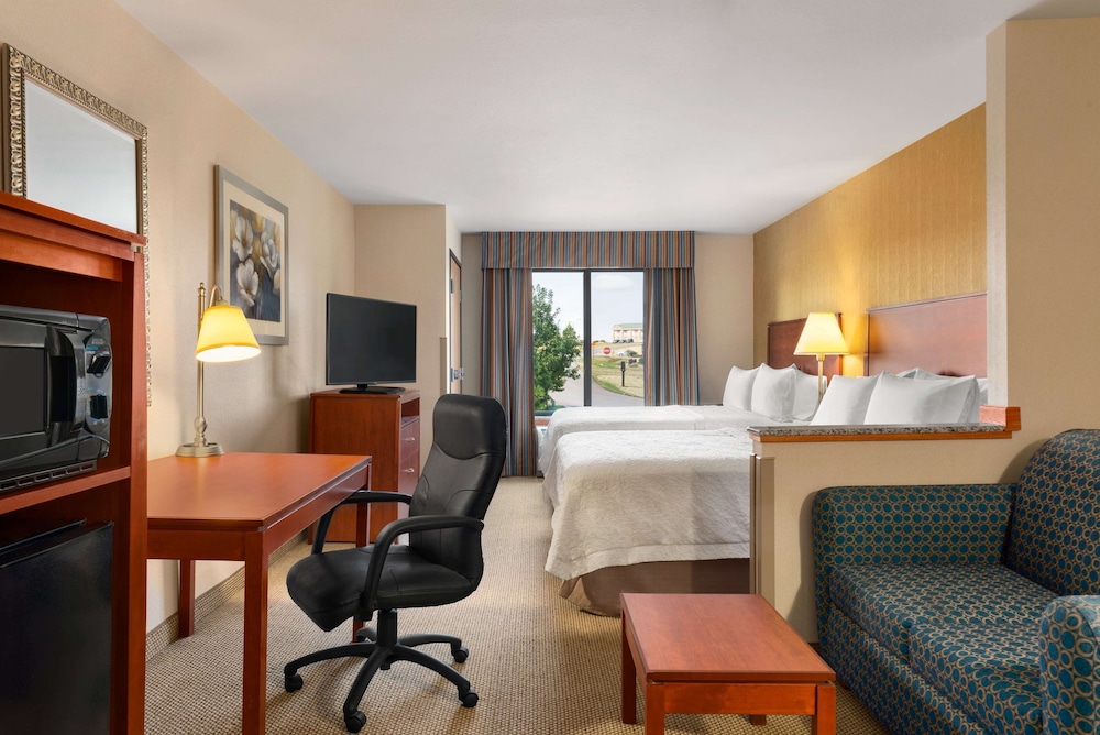 Hampton Inn Spearfish - photo 11