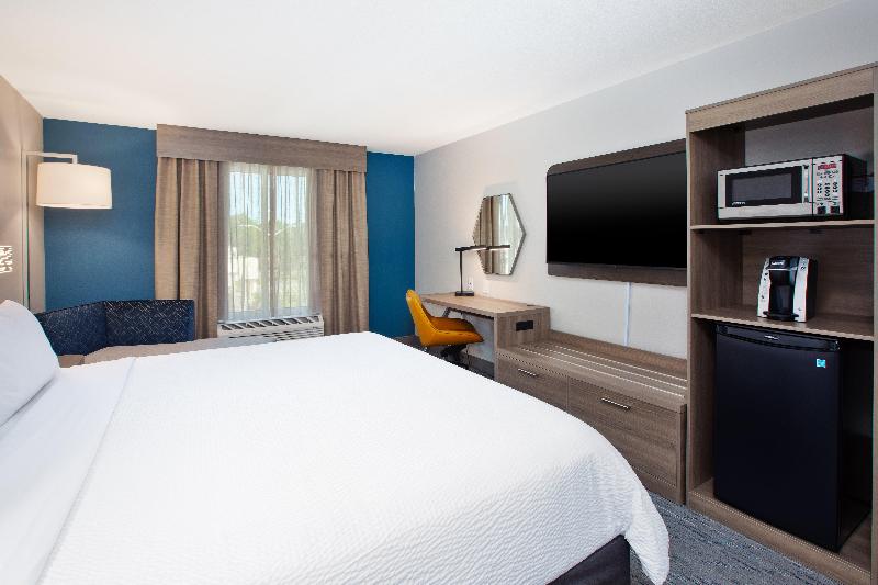 Holiday Inn Express I 26 & Us 29 At Westgate Mall by IHG - photo 21