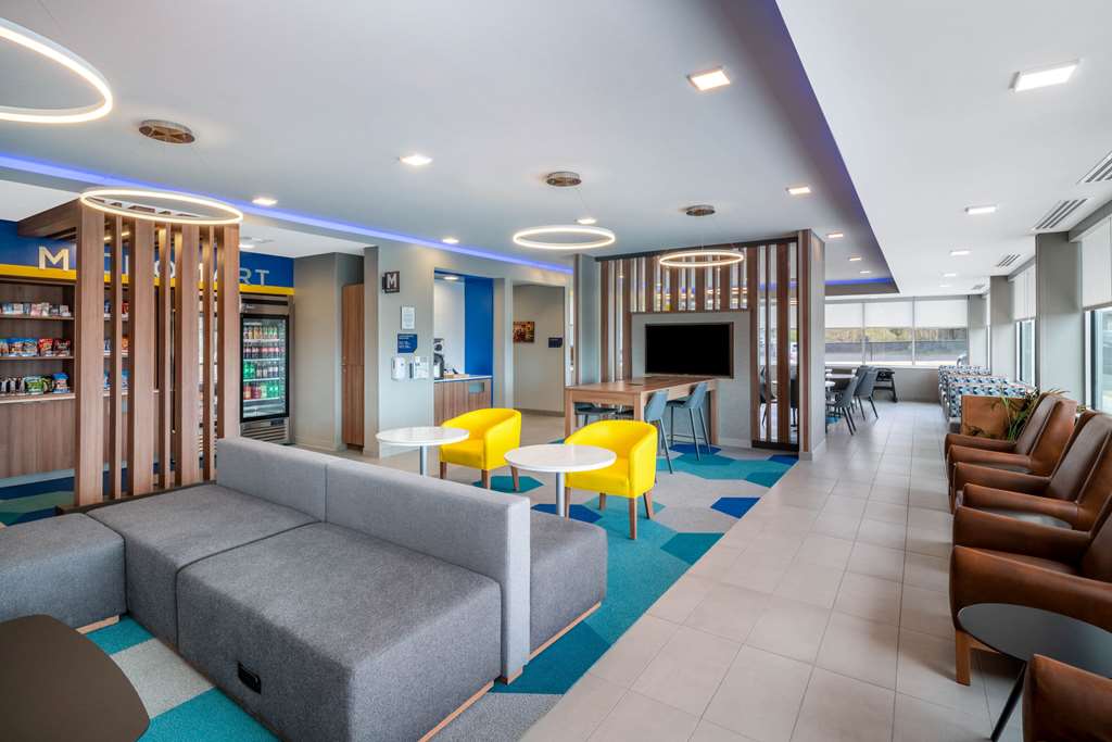 Microtel Inn & Suites by Wyndham Hot Springs - photo 10