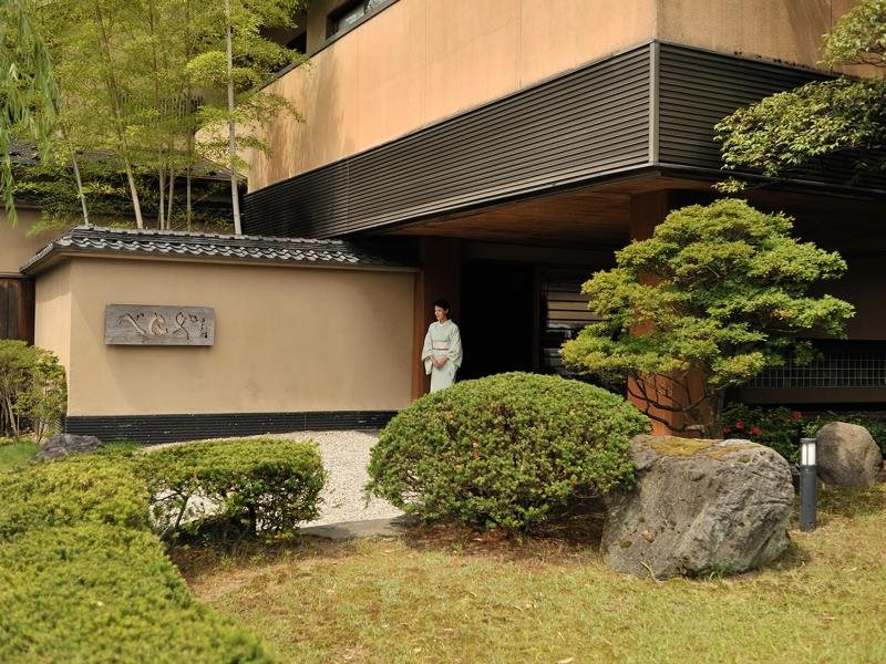 Beniya — 4-Star Luxury Hotel in Awara, Japan
