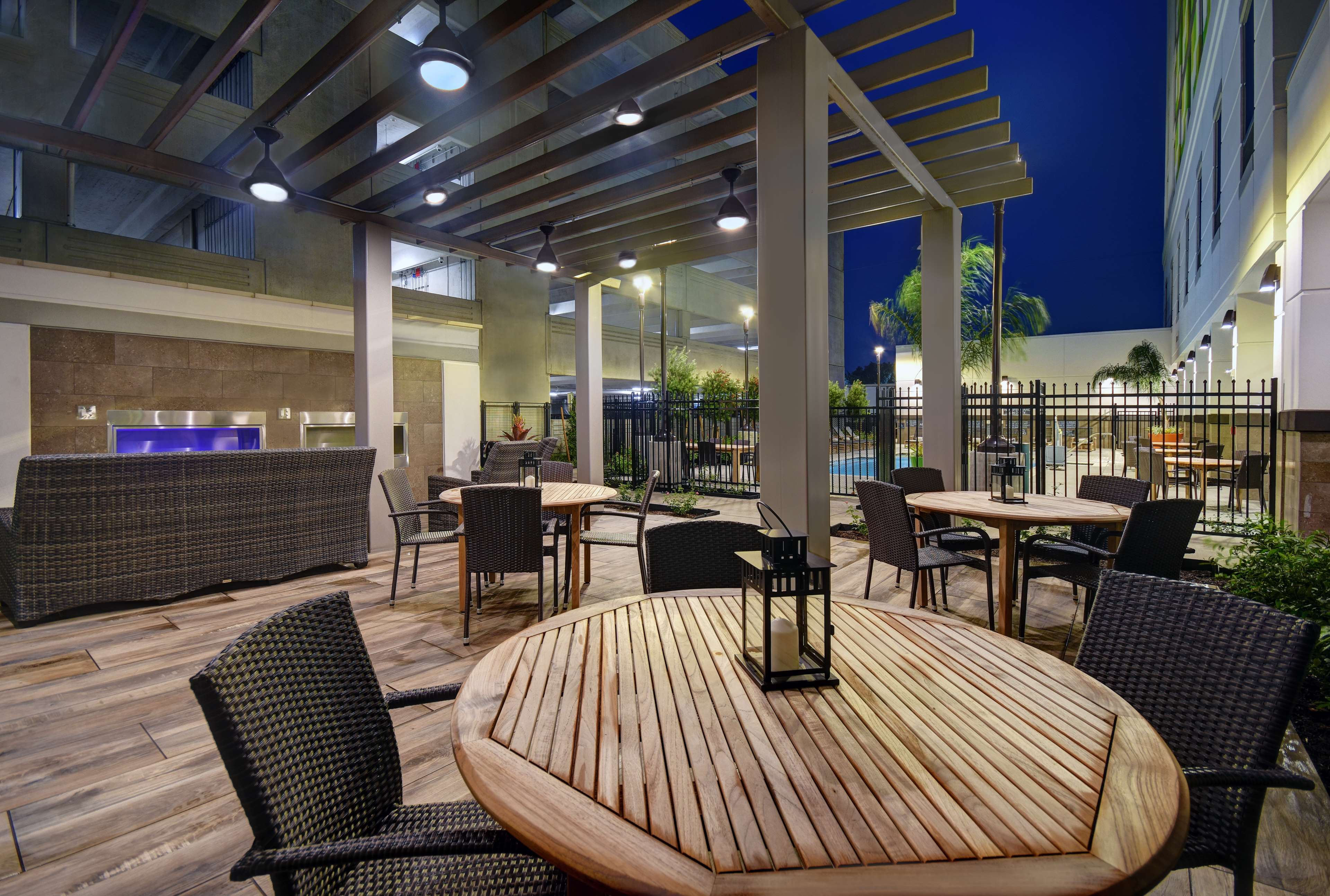 Embassy Suites by Hilton Houston Sugar Land - photo 8