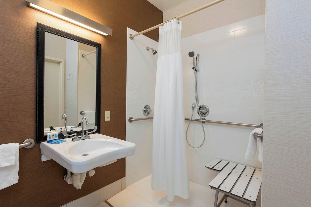 Fairfield by Marriott Inn & Suites Bloomington - photo 15